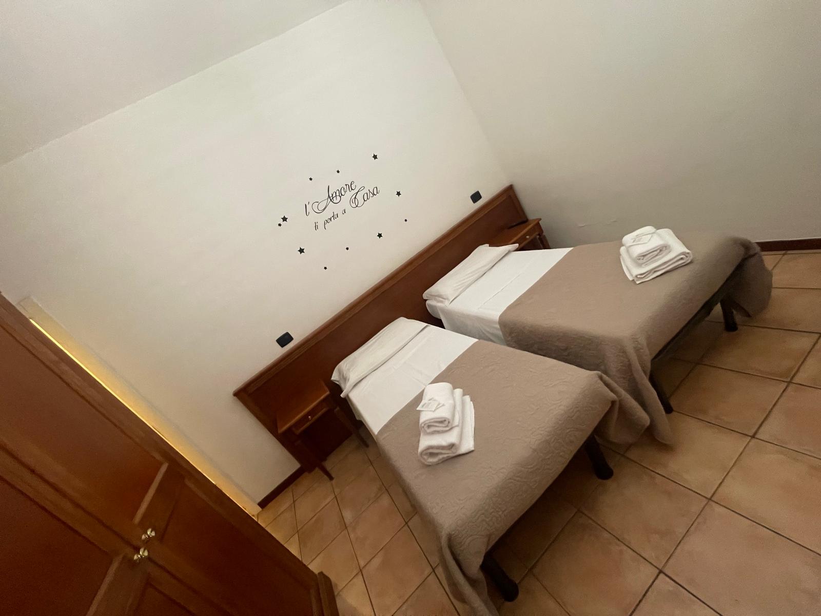 Camera doppia con letti singoli dell’Hotel Cavaliere