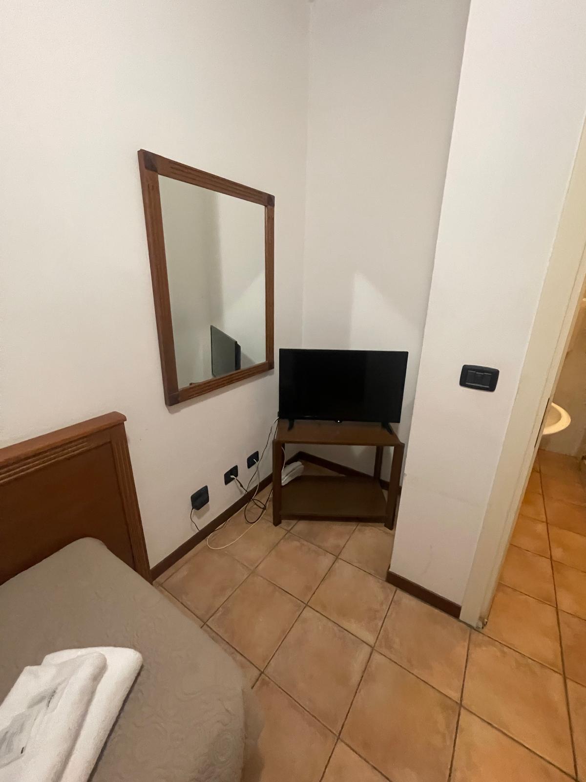 Televisore di ultima generazione in camera